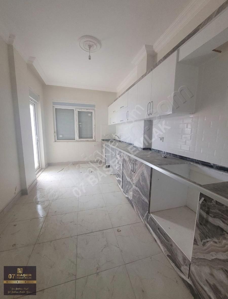 Kepez Göçerler Satılık Daire Göçerler'de Satılık 2+1 2.kat 110 M2 Havuzlu Site Güney Cepheli