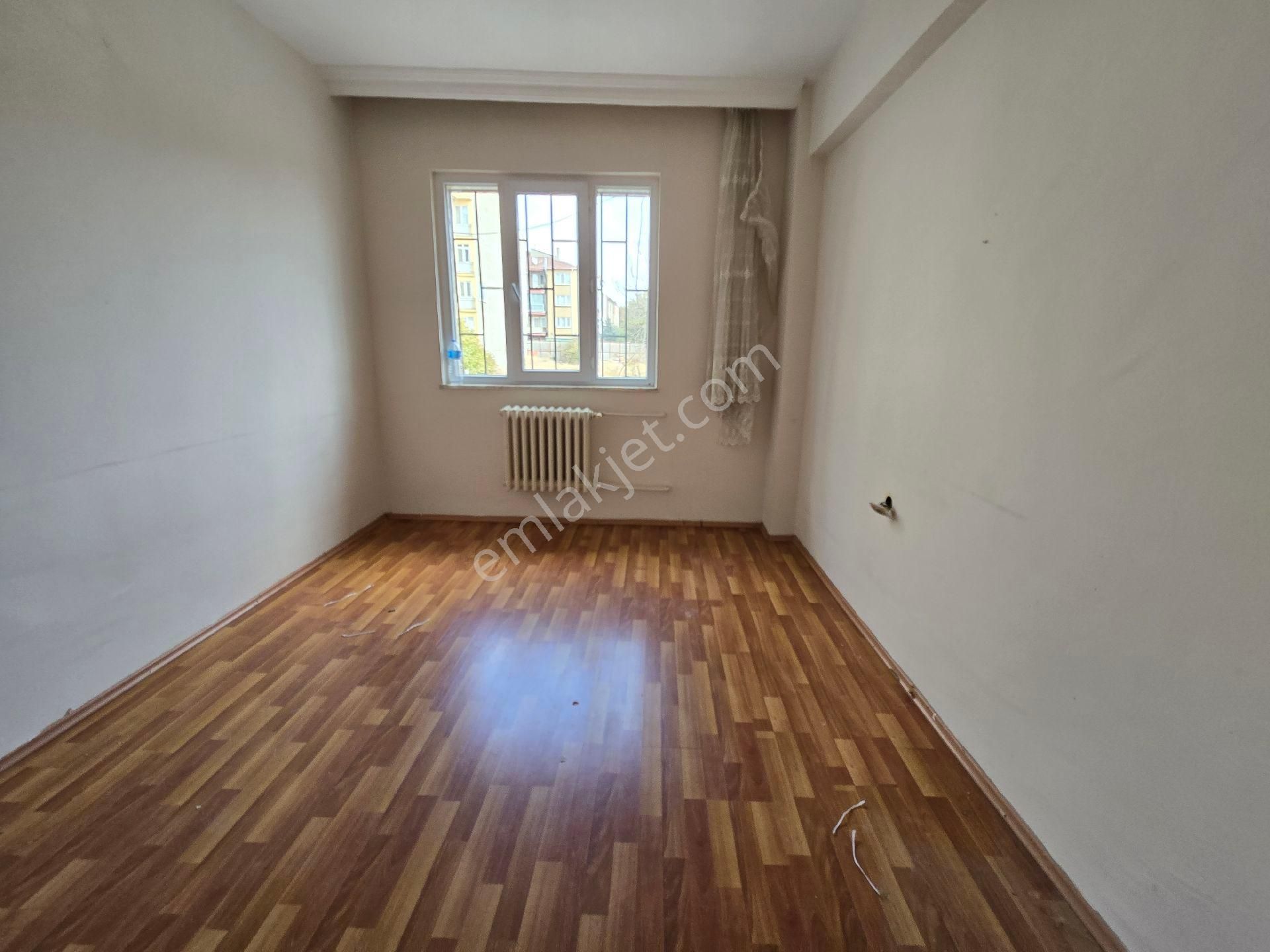 Eskişehir Tepebaşı Yenibağlar Mh Ayrı Mutfaklı 1+1 Kiralık Daire - Görsel 2