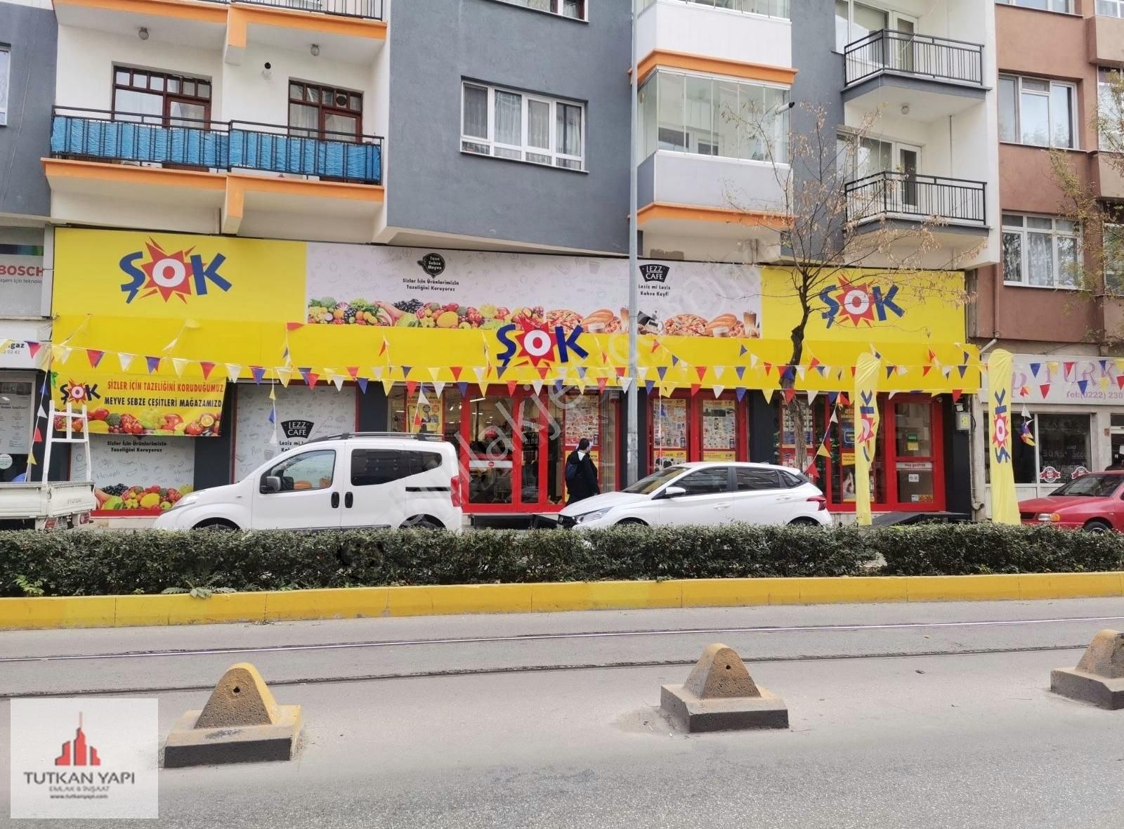 Tepebaşı Mamure Satılık Dükkan & Mağaza Muttalıp Cd Kurumsal Market Kiracılı Satılık İş Yeri 386m2