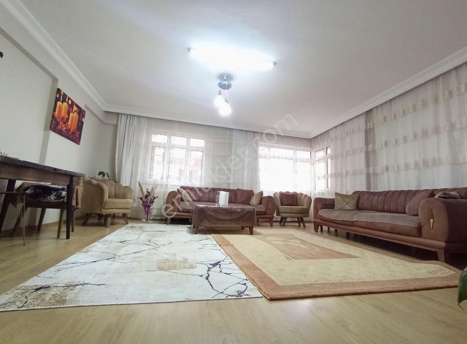 Kağıthane Merkez Satılık Daire Kağıthane Merkez 'de 3+1 160m2 Balkonlu Manzaralı İskanlı Daire