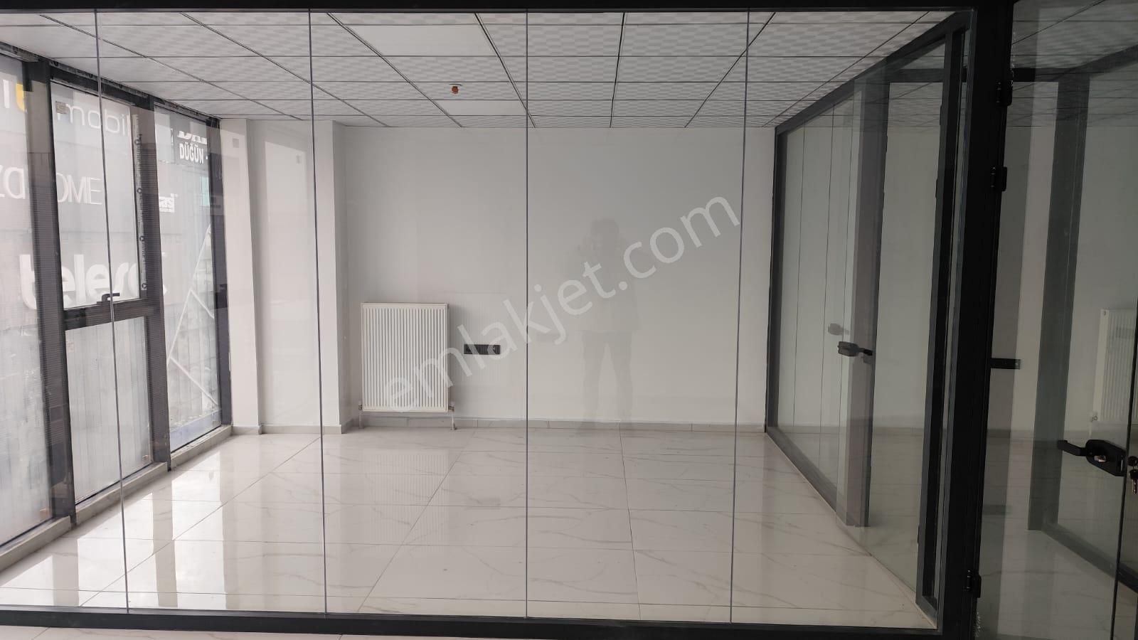 Yenimahalle İnönü Kiralık Büro Batıpark Avm İçi Yapılı Büro