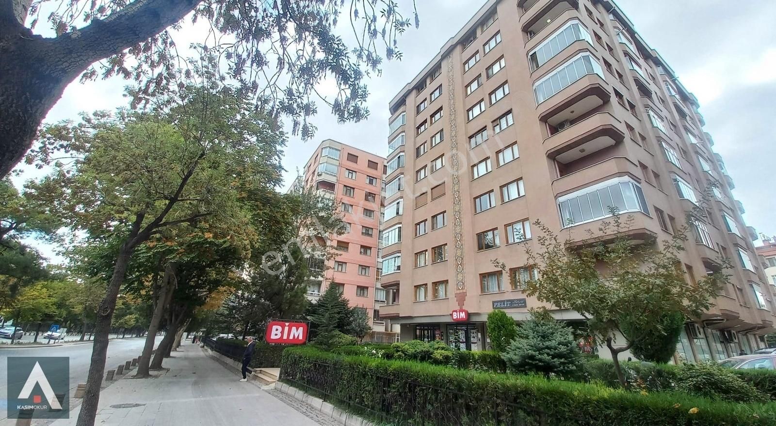 Karatay Kalenderhane Satılık Daire Kasım Okur'dan Ankara Yolunda Satılık 4+1 Bakımlı Arakat Daire