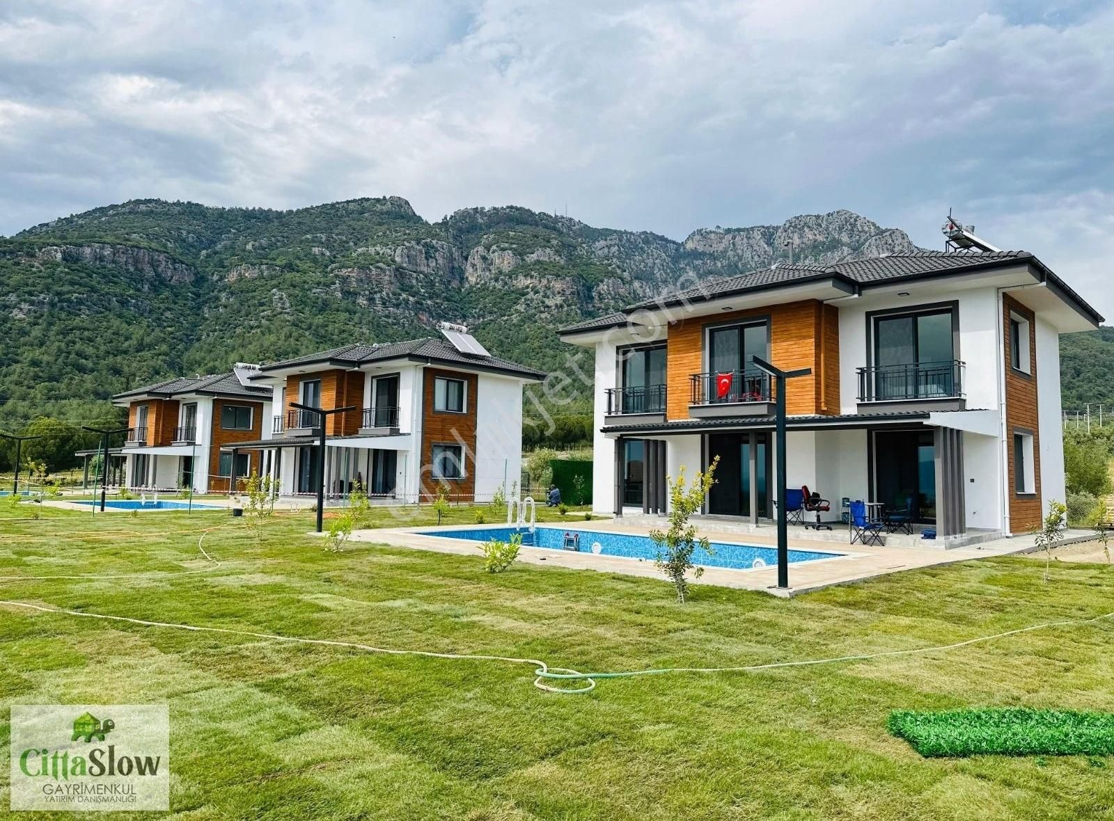 Köyceğiz Zeytinalanı Kiralık Villa Cittaslow Gayrimenkul - Köyceğiz'de Göl Manzaralı Havuzlu Villa