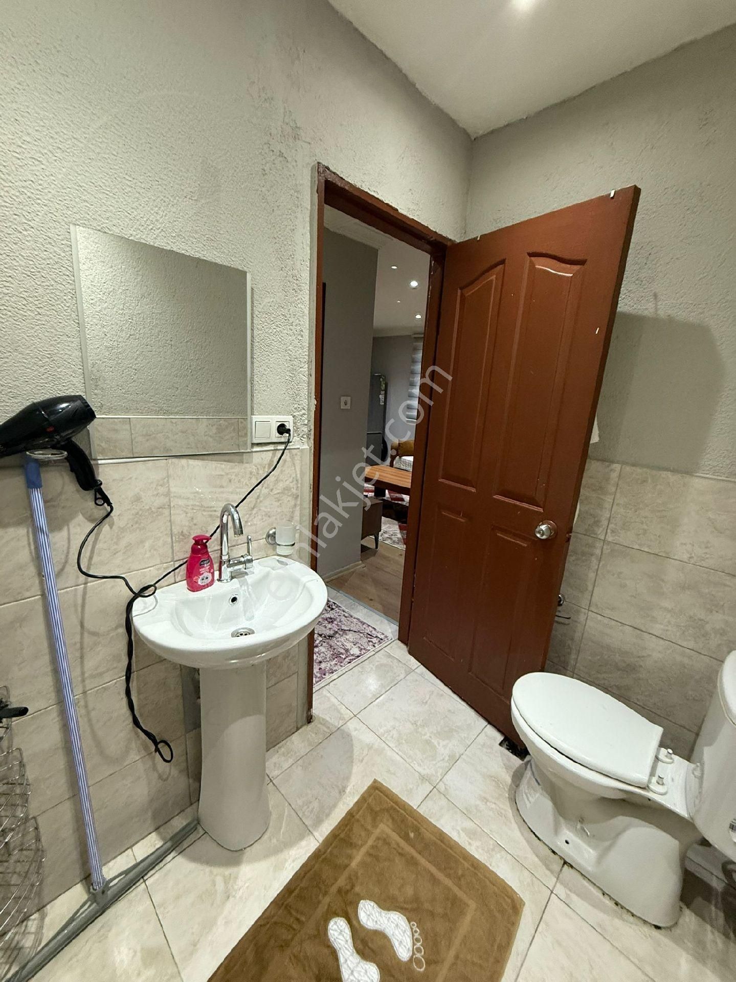 Pazaryerinde Müstakil Eşyalı Kiralık 1+1 Ev - Görsel 5