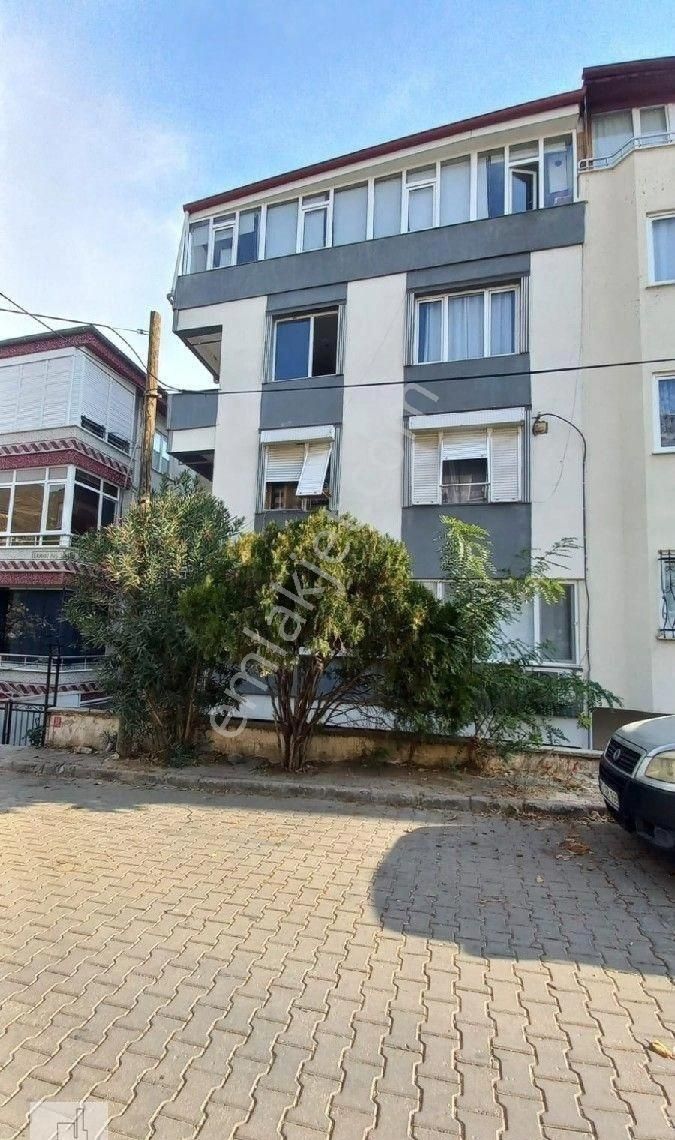 Edremit İskele Kiralık Daire Altınoluk Merkezi Konumda Okullara Pazara Heryere Yakın 3.kat Eşyalı Yaz Kış Kiralık 2+1 Daire