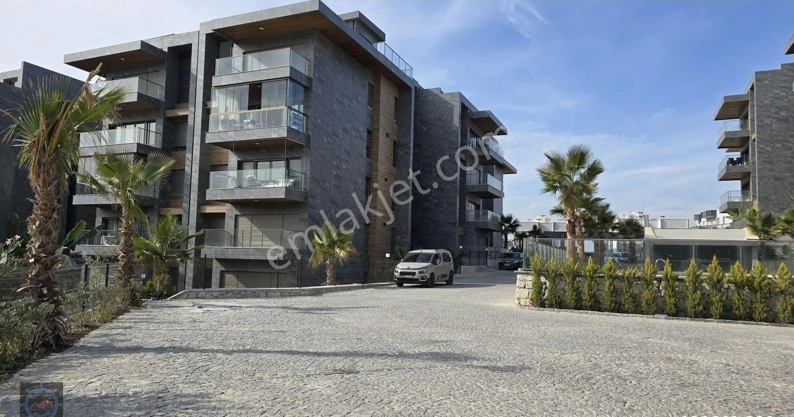 Kuşadası Ege Kiralık Daire Kuşadası Ege Mahallesi’nde Yeni Bir Site İçinde Kiralık 3+1 Daire.