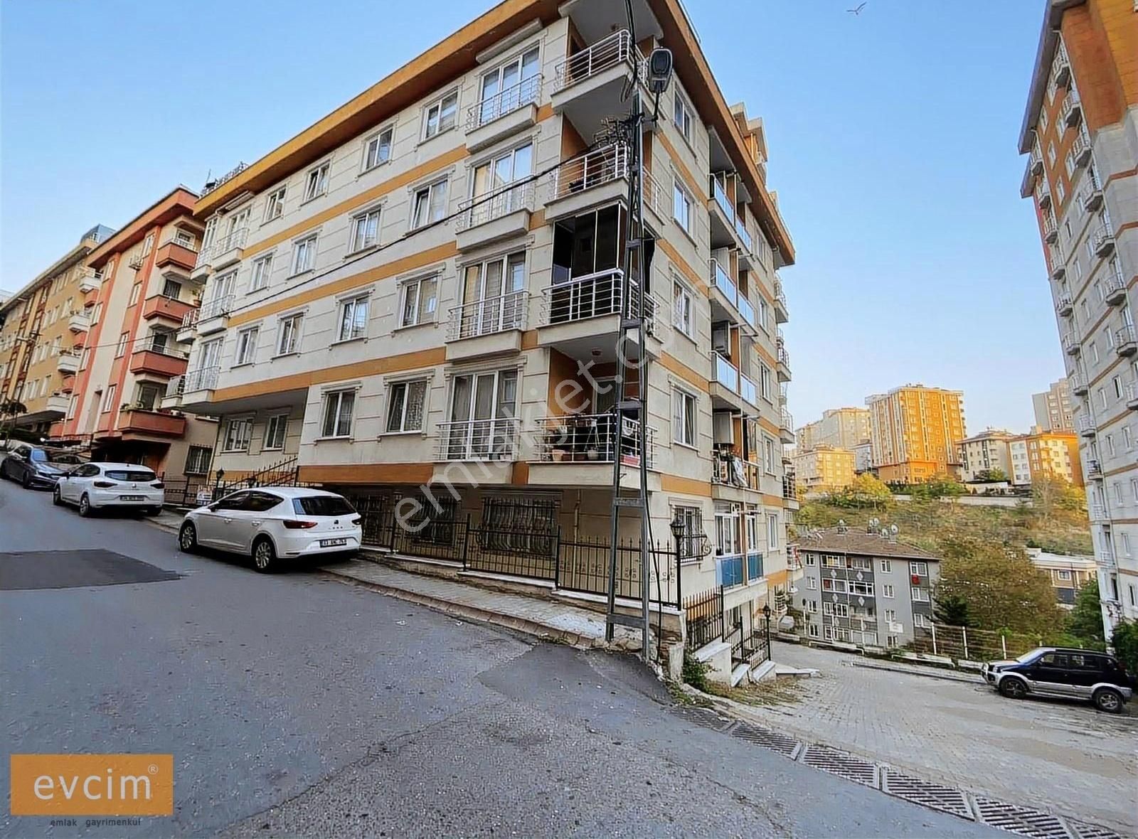 Ümraniye Armağanevler Satılık Daire Armağanevler F.merkezine Yürüme Mesafesinde 2+1 80m2 Arakatdaire