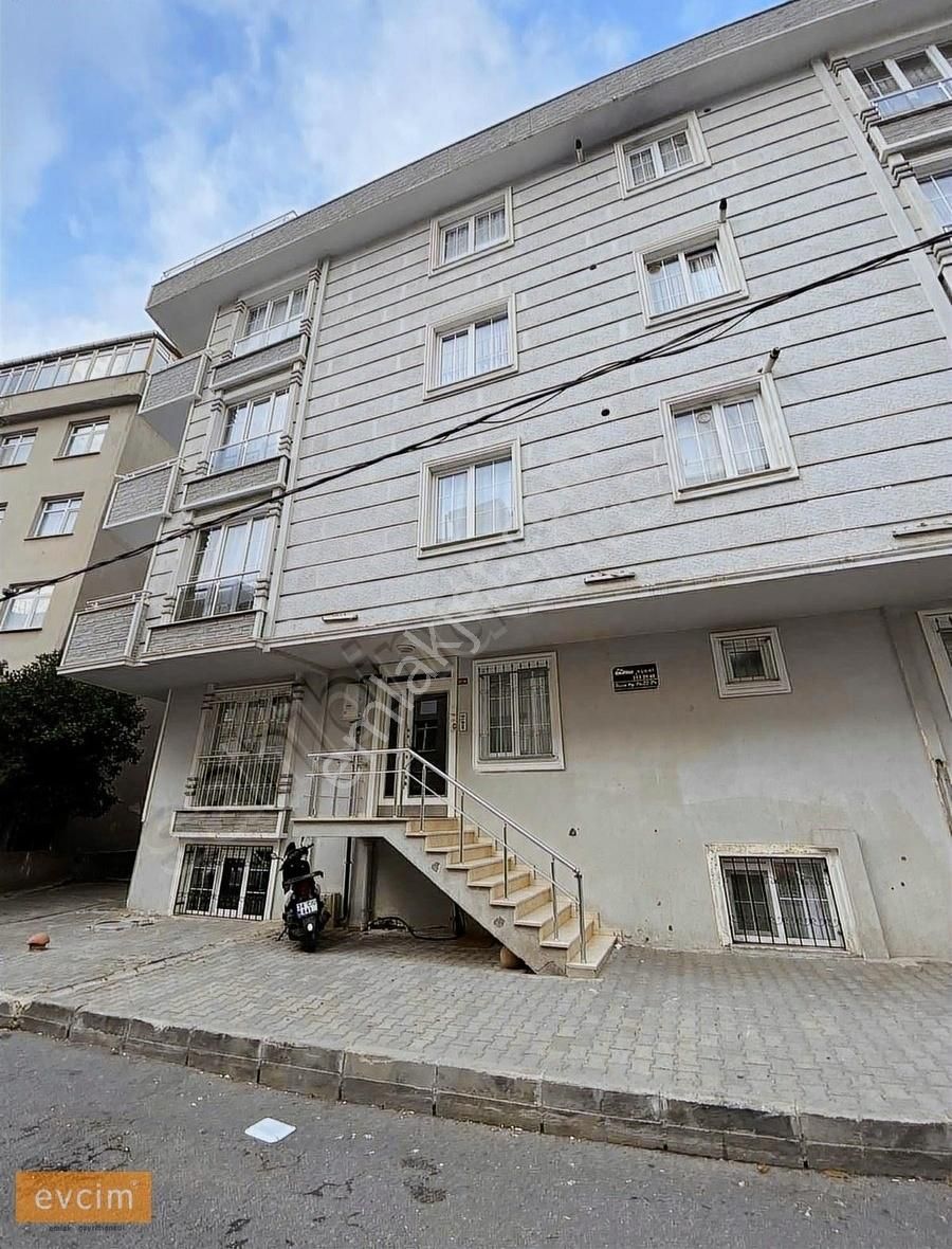 Ümraniye Çakmak Kiralık Daire Çakmak Tavukçuyolu Cad Tertemiz 100m2 2+1 Kiralık Bahçe Katı