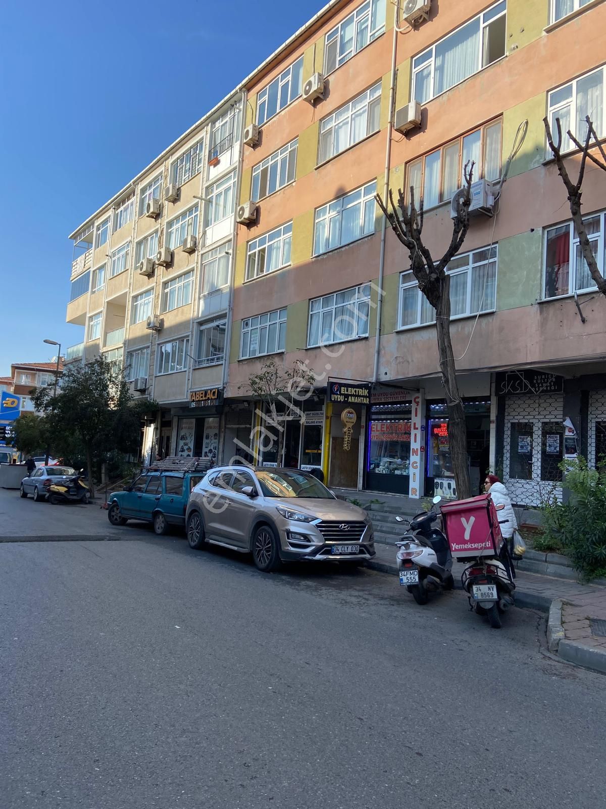 Fatih Seyyid Ömer Satılık Daire Kocamustafapaşa Dokurhan Camii Yanı-çift Cepheli-masraflı Büyük Daire