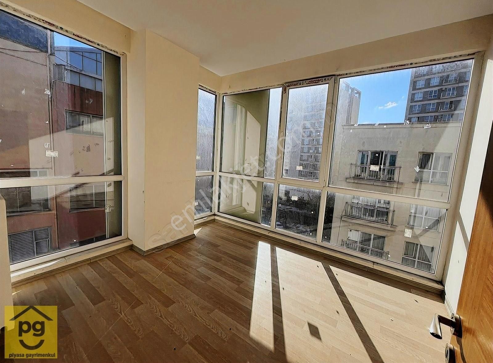 Esenyurt Üçevler Satılık Residence Semerkand Lıne Home/ofis Konsept Kapalı Mutfak 2 Oda 1 Salon