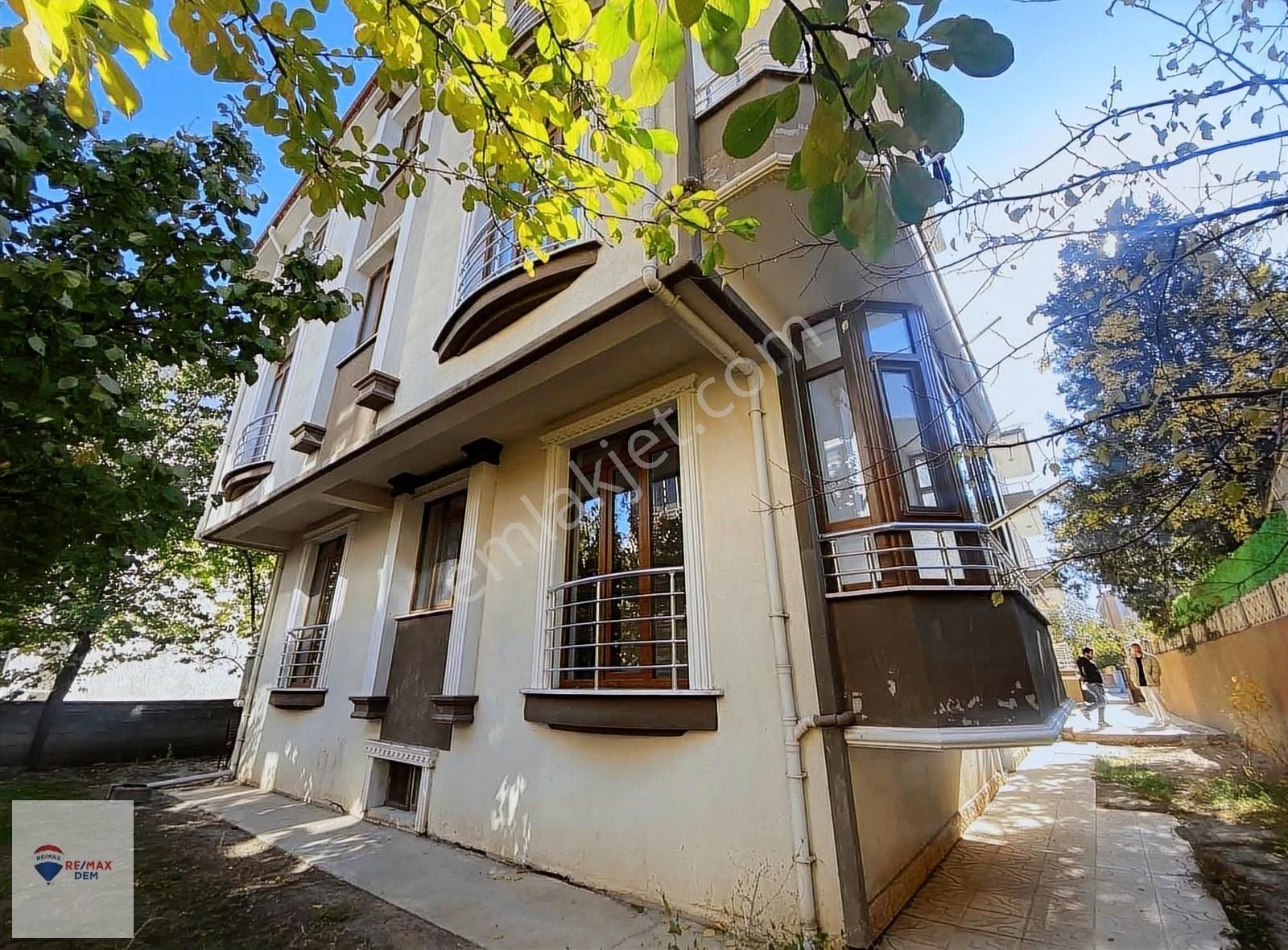 Erzincan Merkez İnönü Satılık Daire Remax Dem'den İnönü Mahallesinde Satılık 3+1 Daire