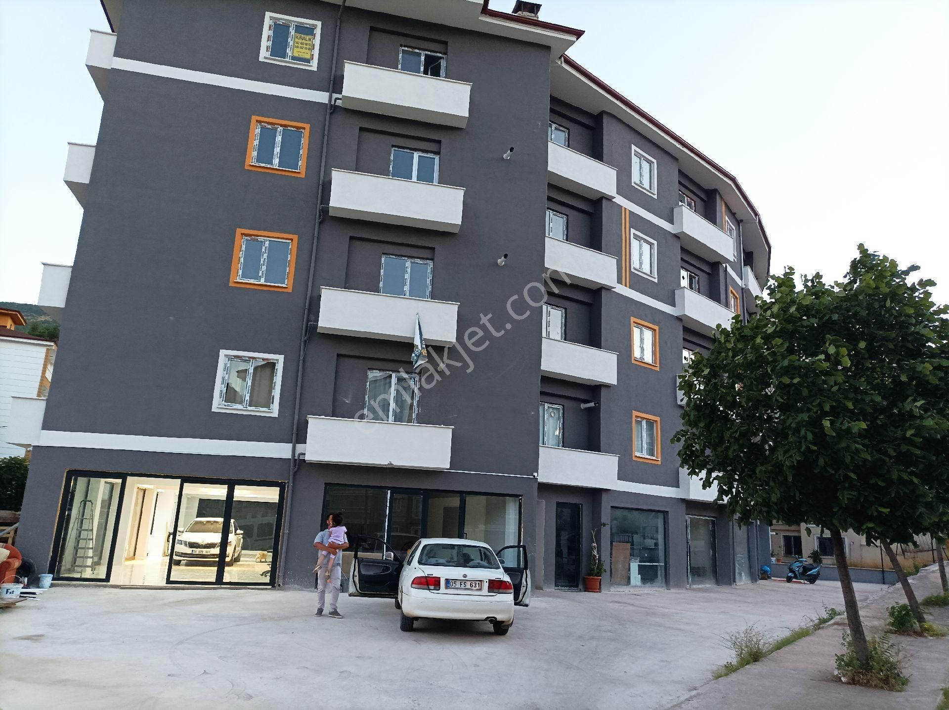 Amasya Merkez Şeyhcui Satılık Dükkan & Mağaza Yardımcı Emlaktan Satılık Site İçerisinde Kiracılı 1+1 Daireler