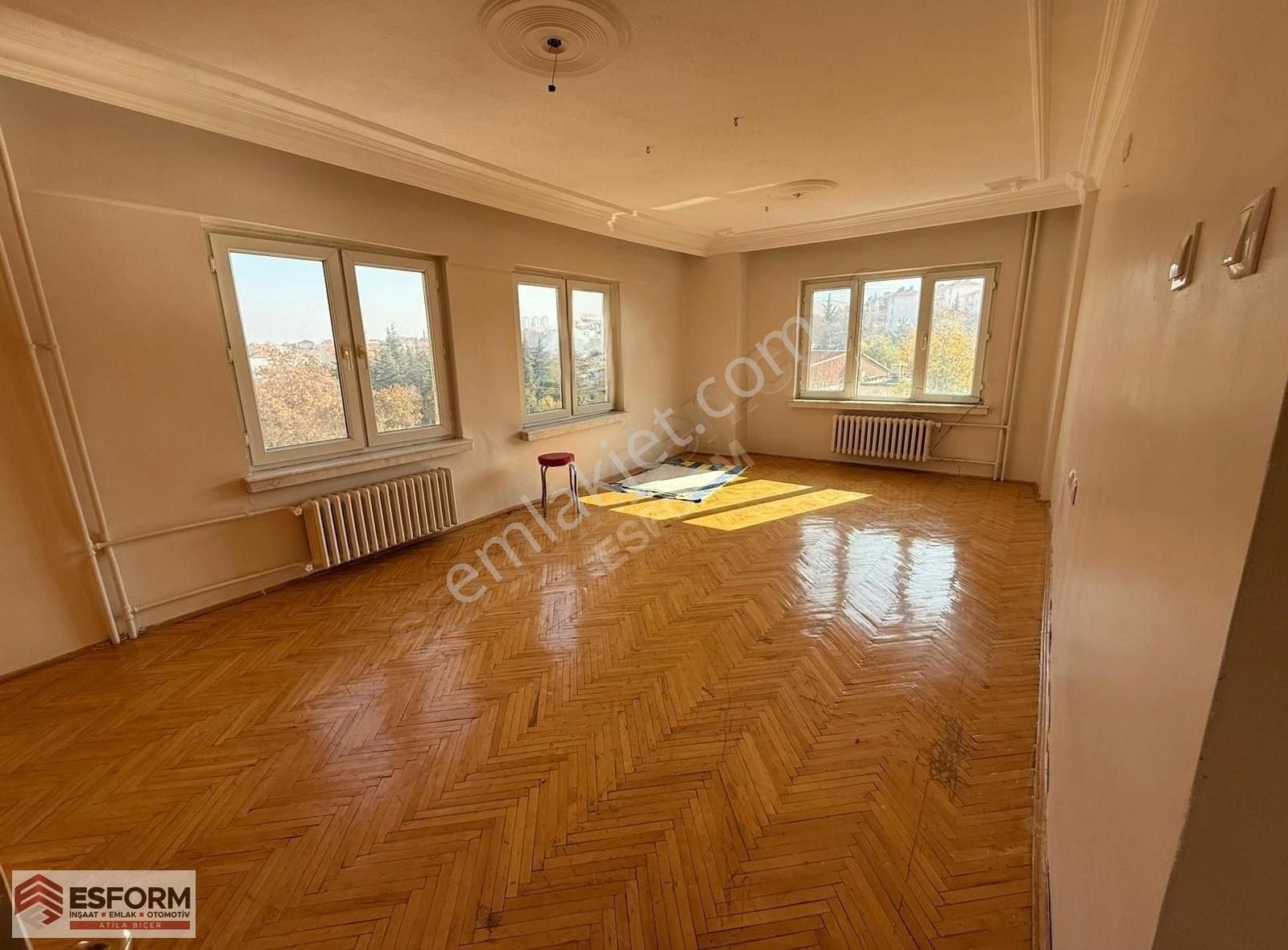 Odunpazarı Akarbaşı Kiralık Daire Akarbaşı Mahallesi Ş.y. Tuncer Güngör Cad Yakını 3+1 Daire İy-1