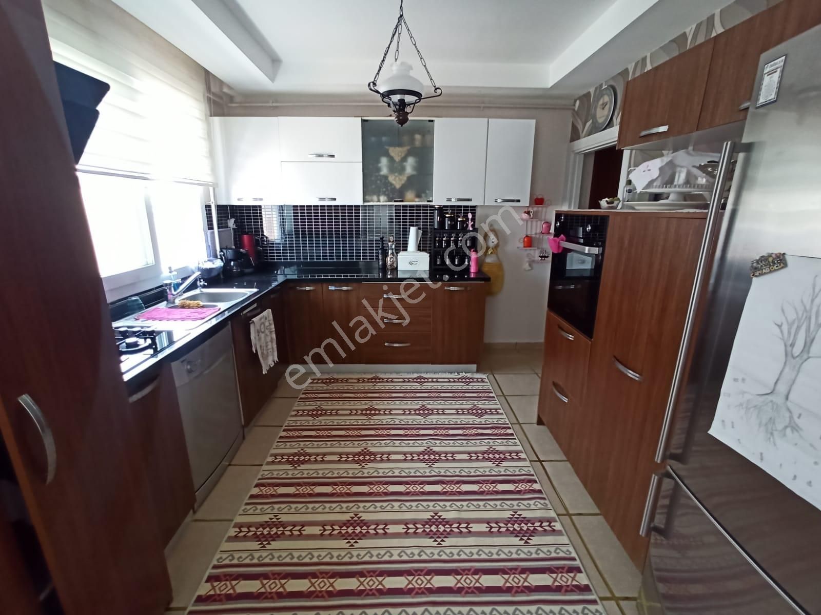 Mezitli Viranşehir Kiralık Daire Ergünden Viranşehirde Doğalgazlı Kiralık 3+1 Eşyasız Daire