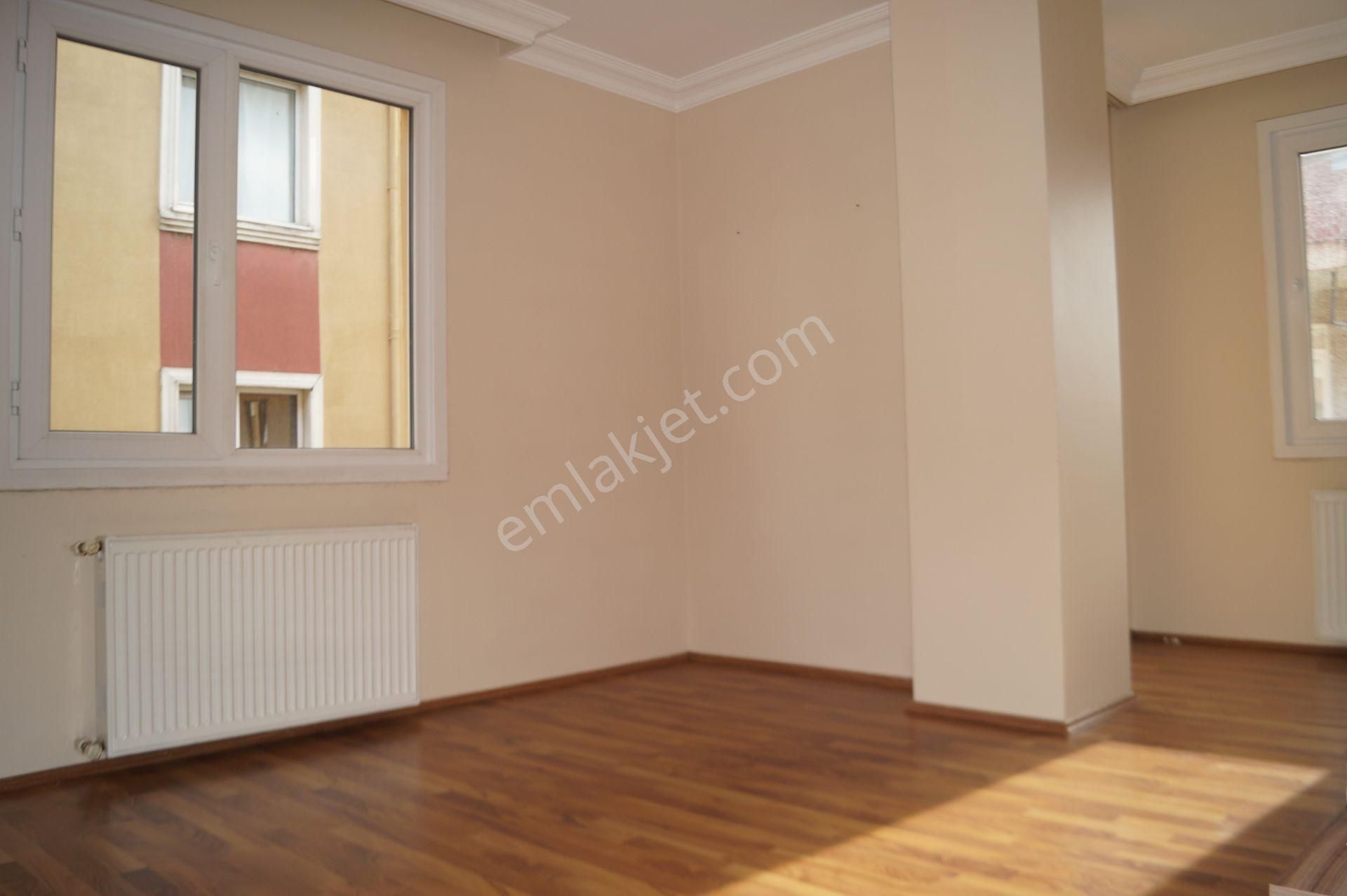 Ataşehir İnönü Kiralık Daire 19 Mayıs Cd Ara Kat Balkonlu Geniş 1+1 Daire