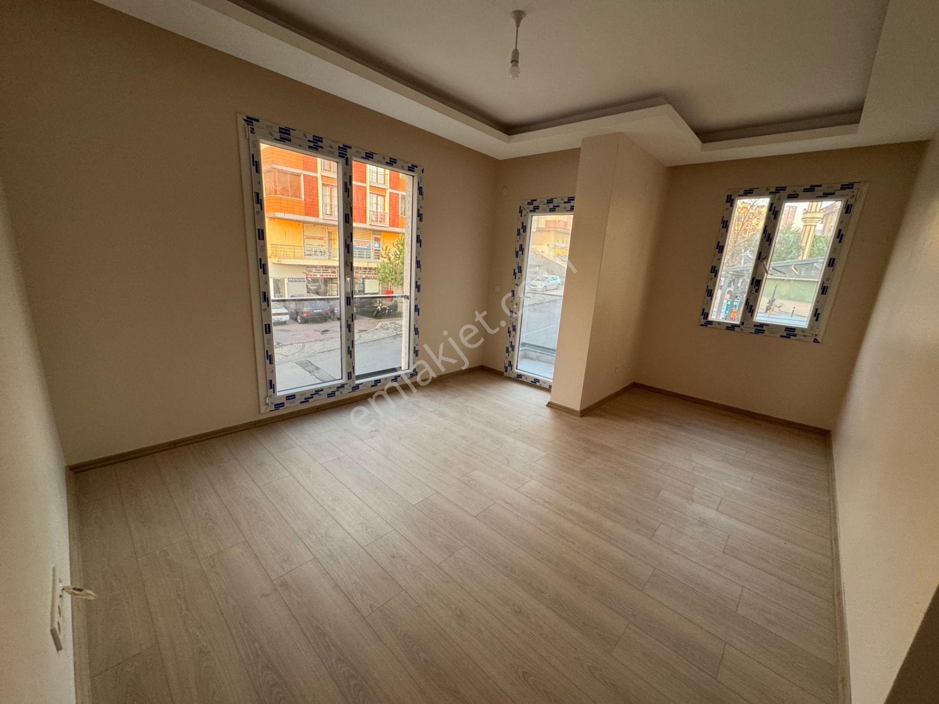 Ataşehir İnönü Kiralık Daire 19 Mayıs Cd Üzeri Ara Kat Balkonlu Sıfır Geniş 1+1 Daire