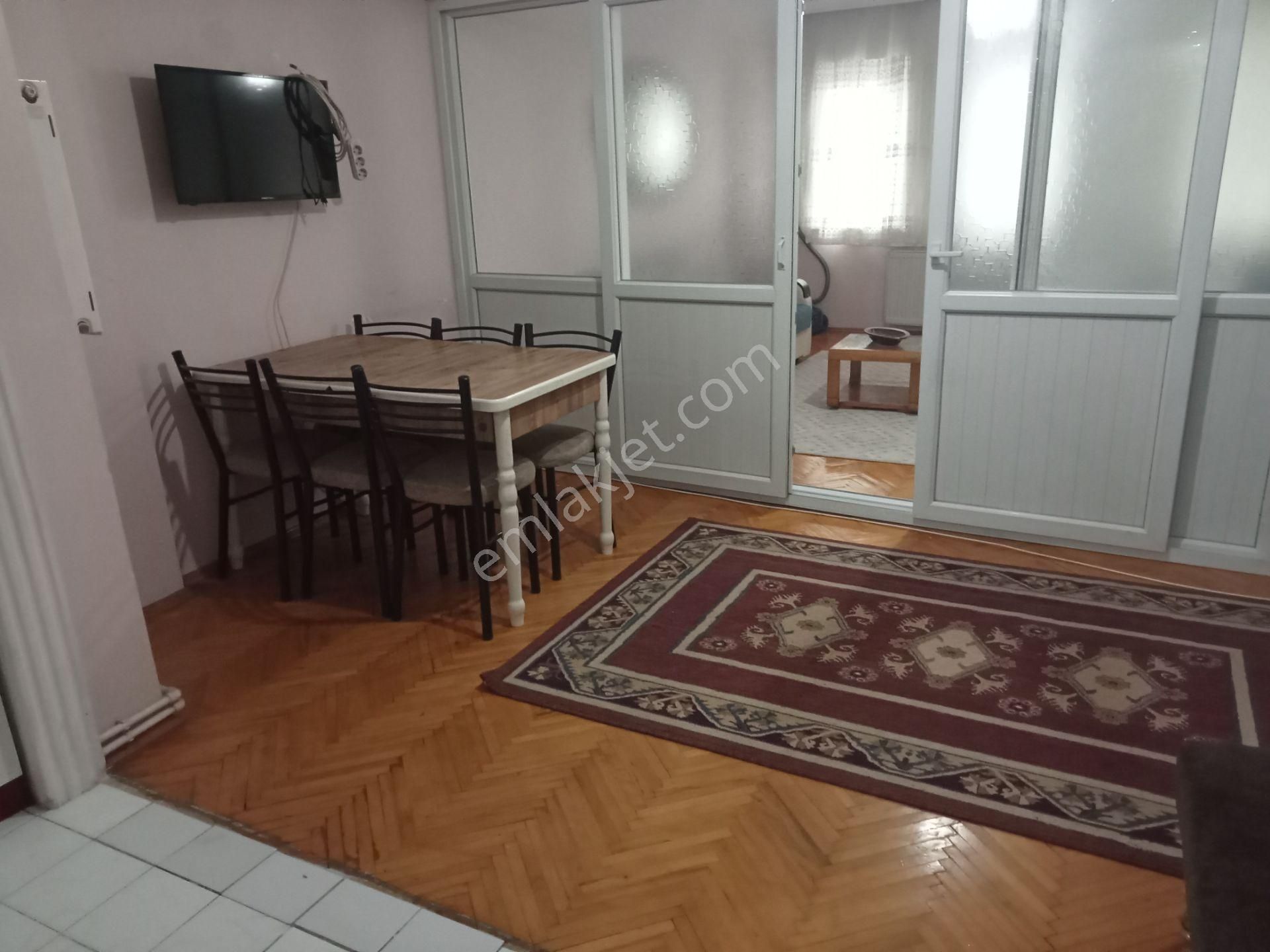 Osmangazi Şehabettinpaşa Kiralık Daire Altıparmak Şehabettinpaşa Cami Aralığında 2+1 Kombili 3. Kat Asansörlü Eşyalı Kiralık Daire