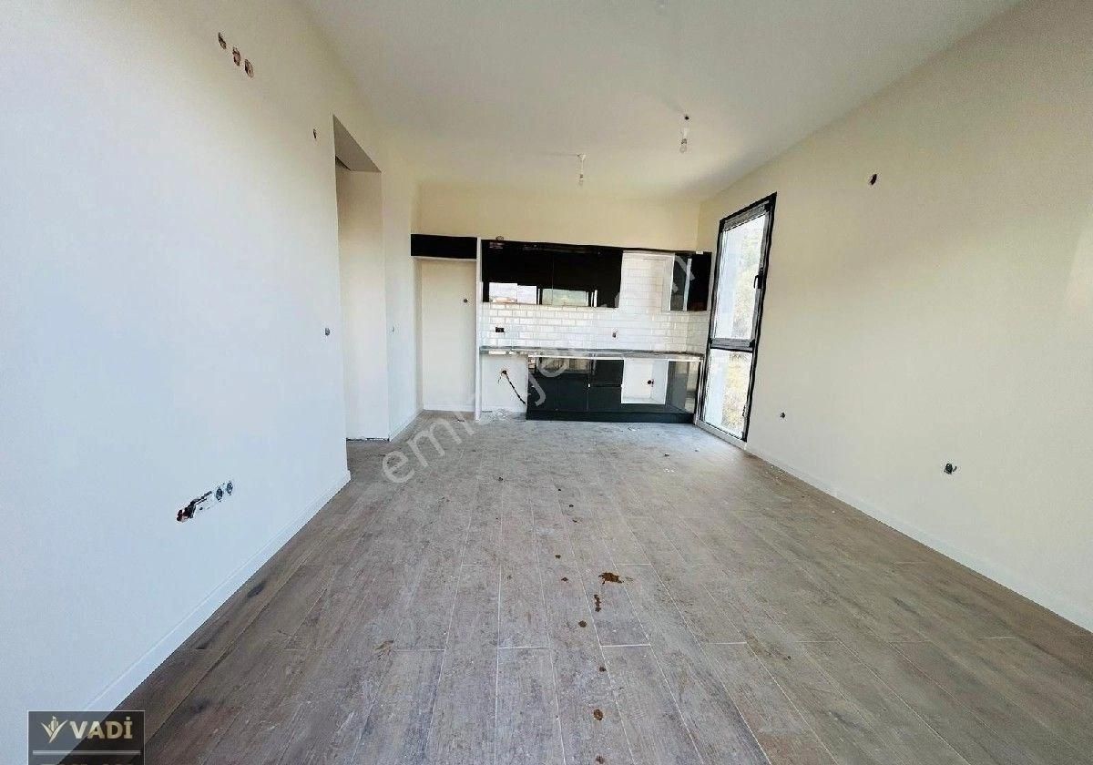 Kuşadası Davutlar Satılık Daire Kuşadası Davutlar'da Havuzlu Sitede Satılık 60 M2 1+1 Daire