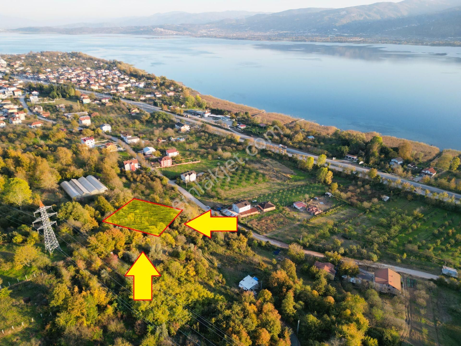 Yatırıma Uygun Panoramik Göl Manzaralı Arsa