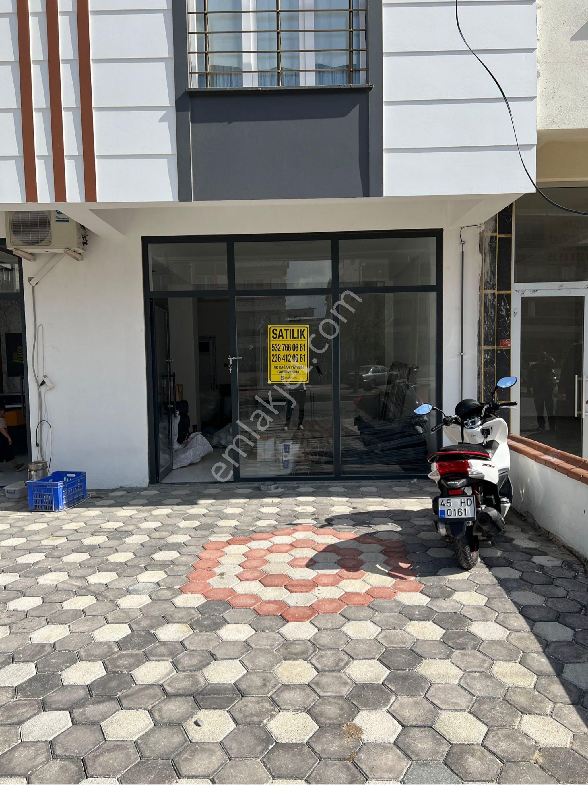 Manisa Akhisar Satılık Büro Cumhuriyet Mh Tur Yolunda Satılık 40m2 Dükkan