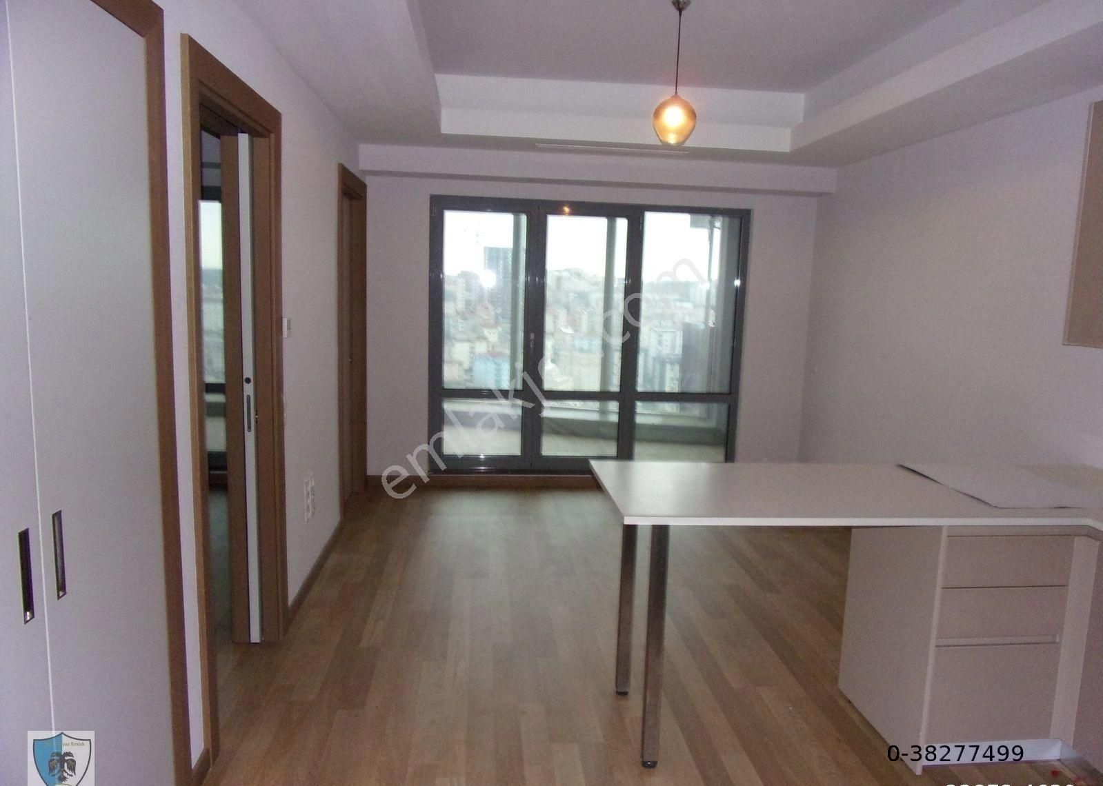 Sarıyer Maslak Kiralık Daire Maslak 1453 Sitesinde 1+1 85 Möetrekare Balkonlu Eşyasız Harıka Kıalık Daire