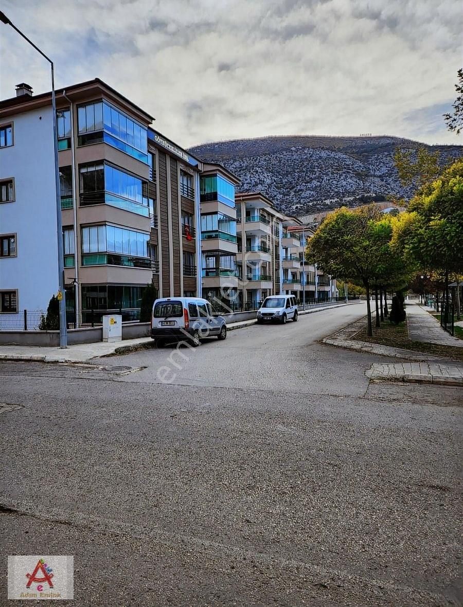 Amasya Merkez Hacılar Meydanı Satılık Daire Adım Emlak'tan Hacılar Saltaoğlu 2 Sitesinde Satılık 3+1 Daire