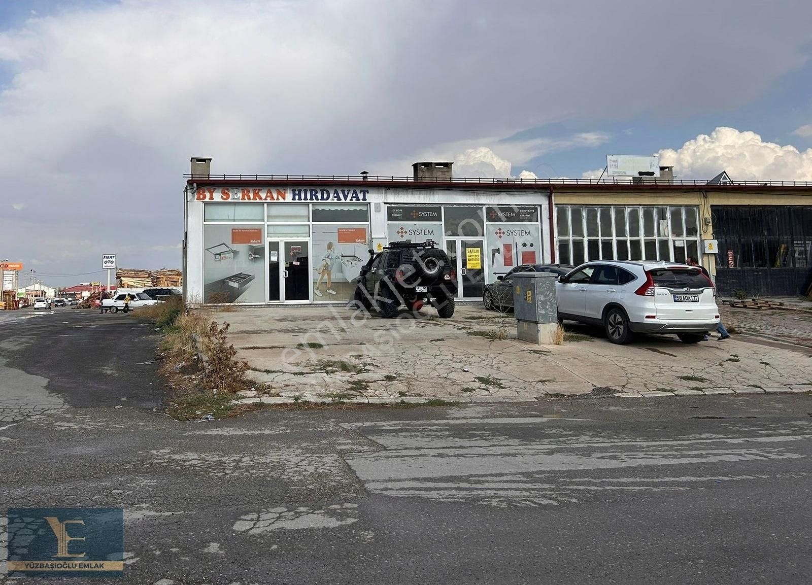 Sivas Merkez Gültepe Satılık Dükkan & Mağaza Yüzbaşıoğlu Emlak'tan Dört Eylül Sanayide 300 M2 Satılık Dükkan