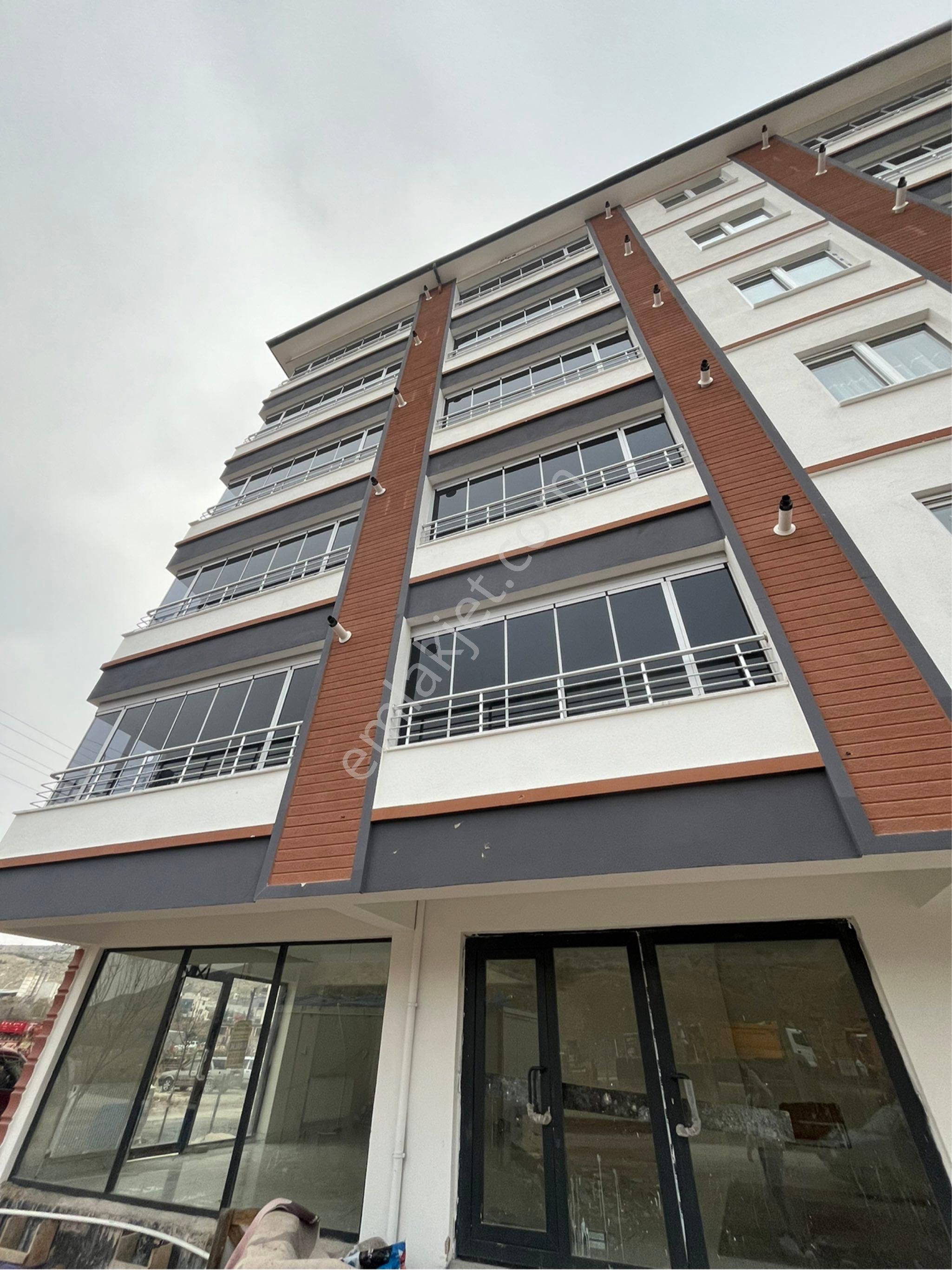 Çankırı Merkez Abdulhalik Renda Kiralık Büro Evim Emlak’tan Kiralık Dükkan