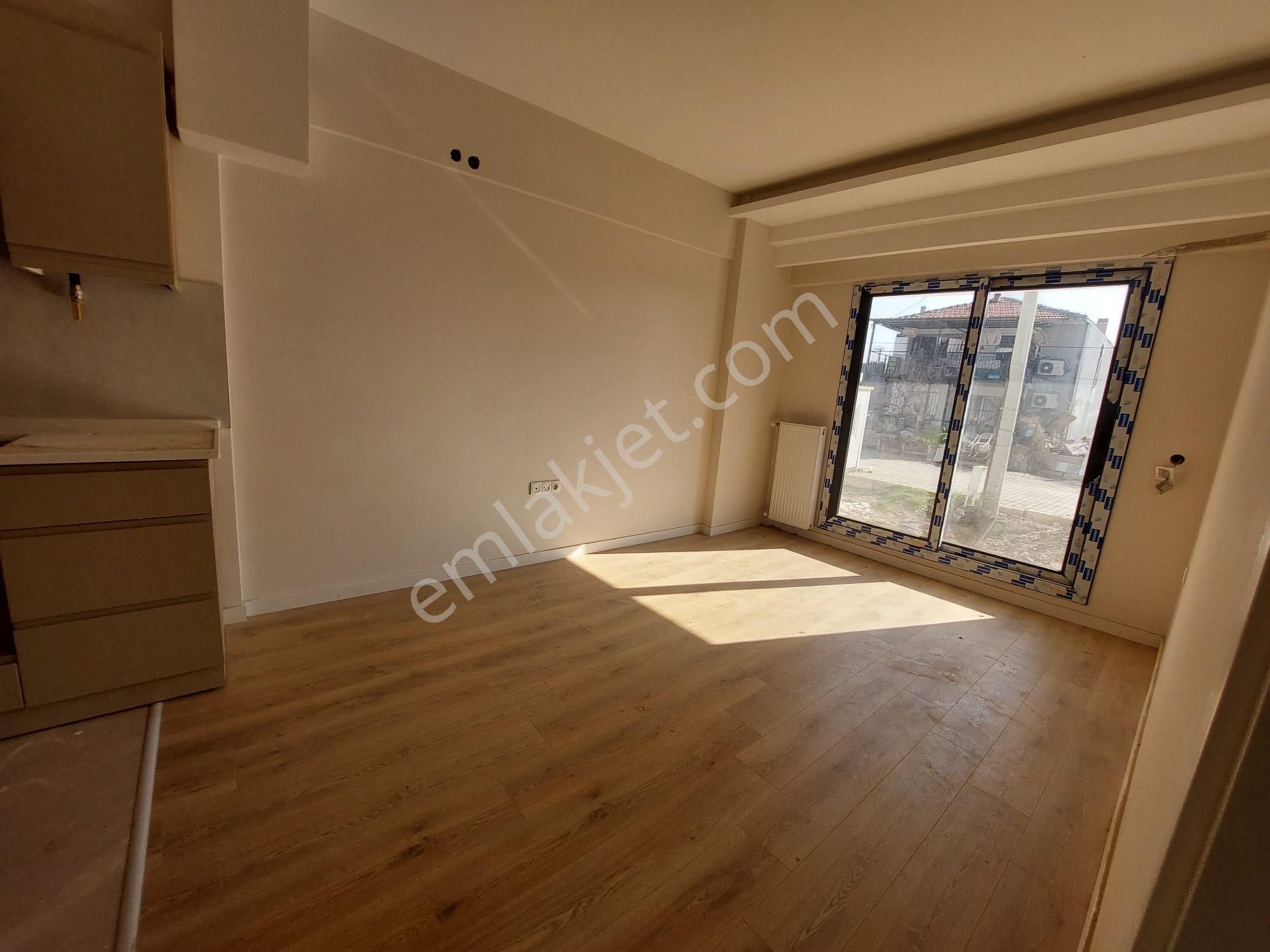 Sasalı Da Daireye Özel Bahçeli Satılık 1+1 Daire