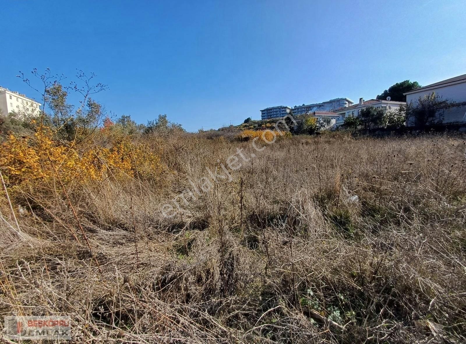 Çınarcık Koru Bld. (Cumhuriyet) Satılık Villa İmarlı Denize 200 Metre 400 M² Parsel