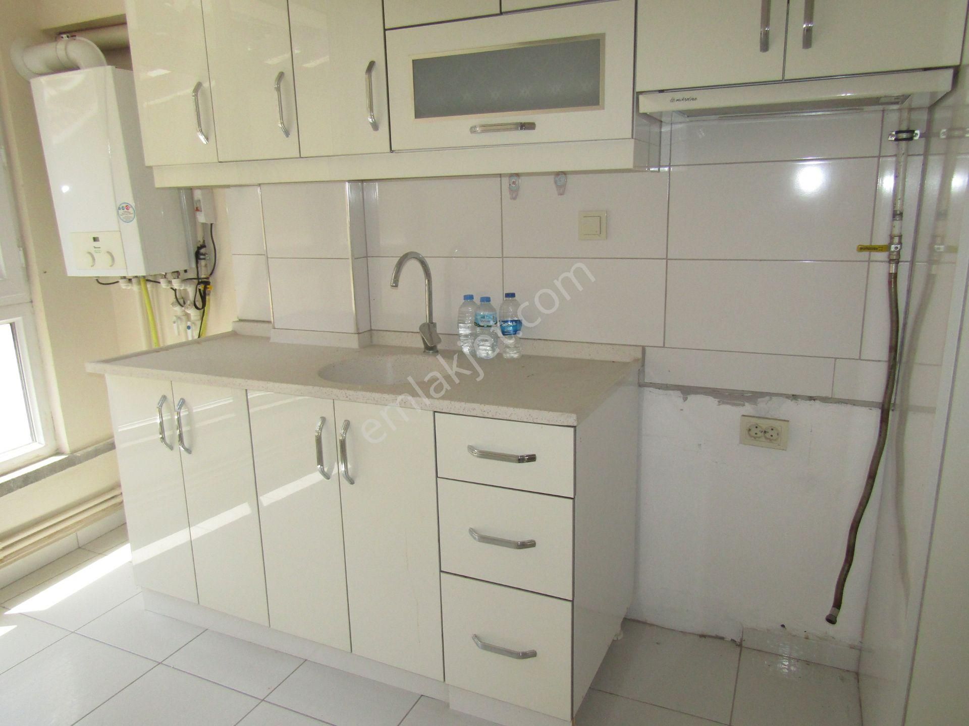 Heykel Kızlisesi Üstü 2+1 80m2 2.kat Kiralıkdaire 13.000tl