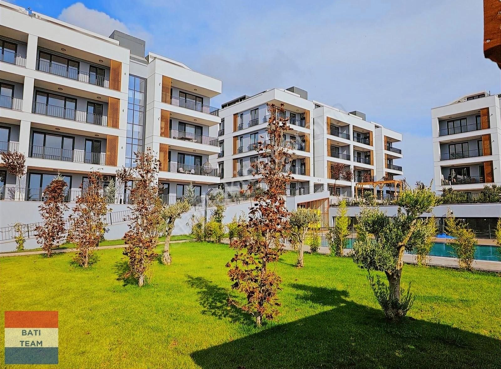 Büyükçekmece Celaliye Satılık Daire Remaxtan Büyükçekmece Lüks Sitede Satılık 5+2 Deniz Manzaralı