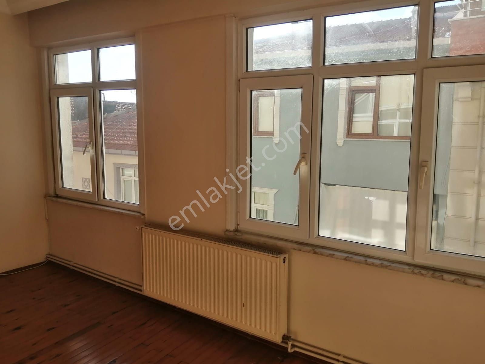 Beyoğlu Kulaksız Okula Yakın Kiralık Daire Beyoğlu Kulaksız 2+1 Doğalgazlı Daıre Aile Apartman