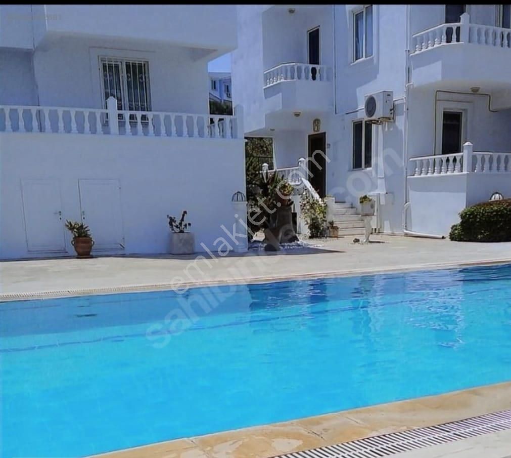 Didim Efeler Satılık Villa Didim Efelerde Havuzlu Sitede Satılık Eşyalı 4+1 Villa