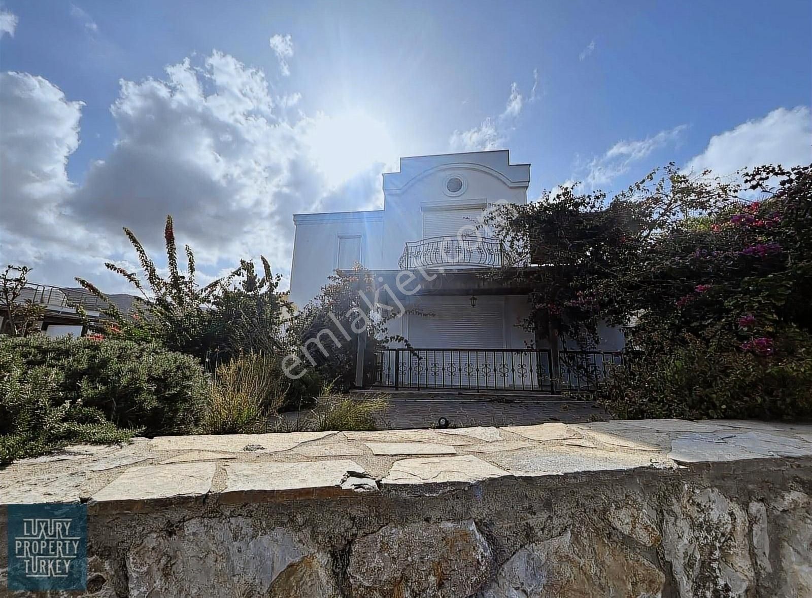 Yalıkavak'ta Deniz Manzaralı Bahçeli 3+1 Villa - Görsel 23