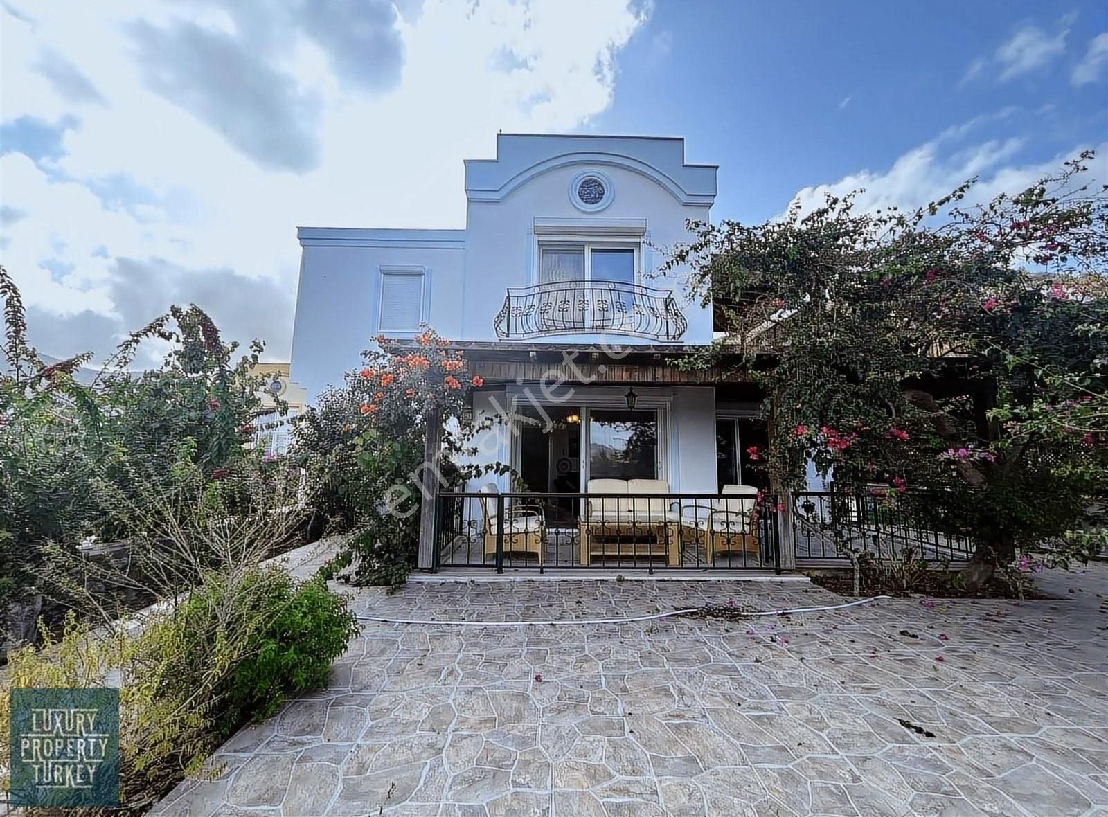 Yalıkavak'ta Deniz Manzaralı Bahçeli 3+1 Villa - Görsel 16