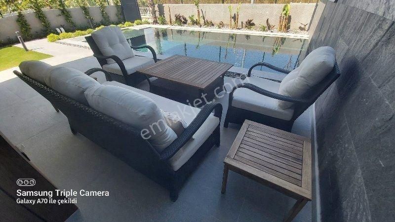 İzmir Çeşme Alaçatı Müstakil Havuzlu 4+1 Satılık Dubleks Lüks Villa - Görsel 2