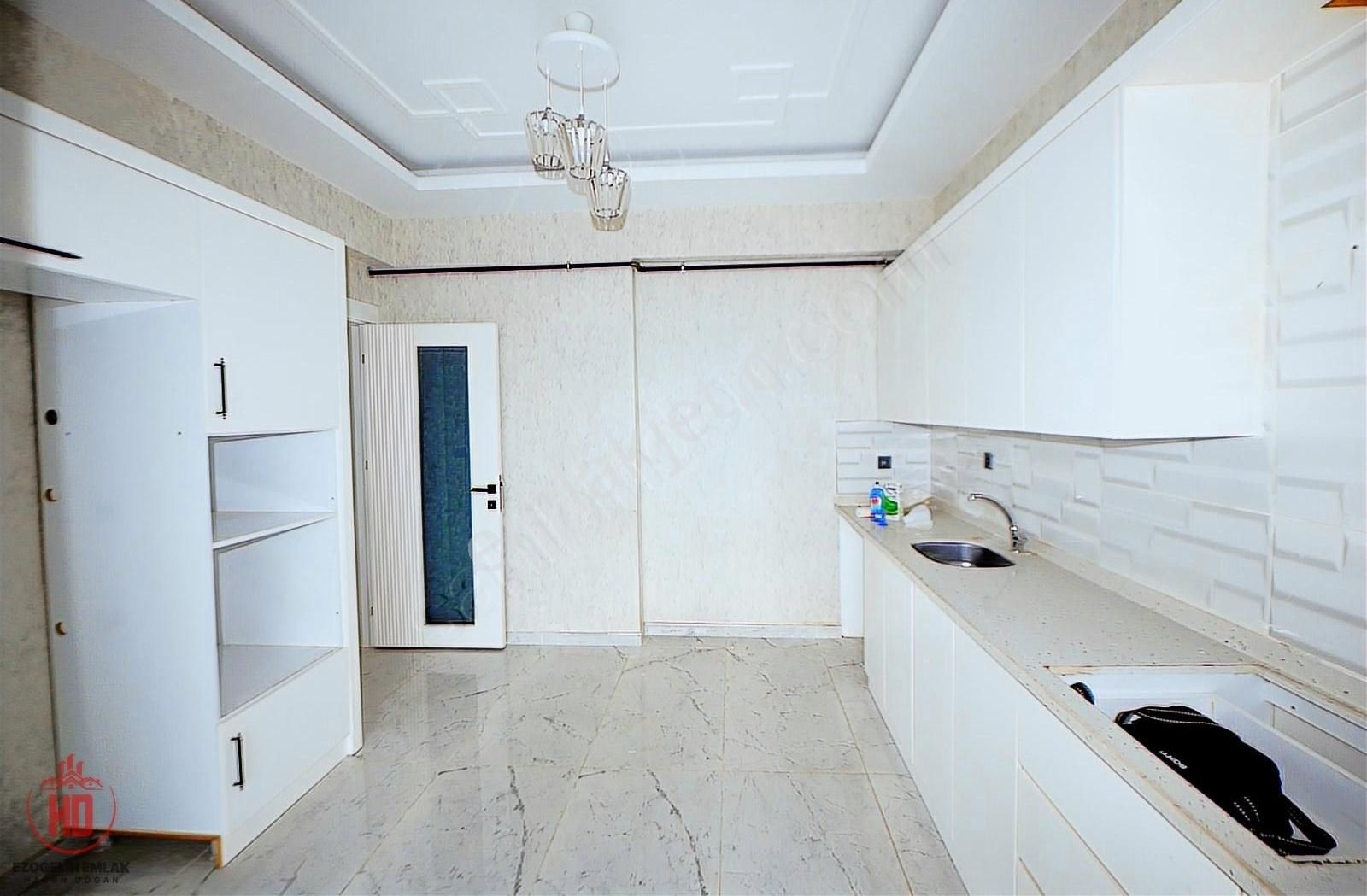 Şahinbey Akkent Kiralık Daire Ezogelin'den Akkent'de Bakımlı Ara Kat Park Cepheli 2,5+1 Daire