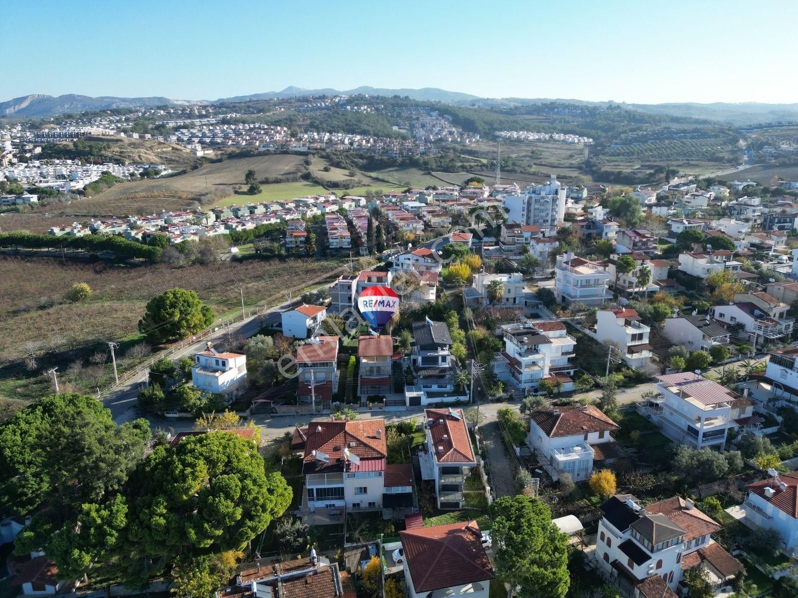 Kuşadası Soğucak Satılık Yazlık Kuşadası Mehtap Sitesinde Satılık Müstakil Yazlık