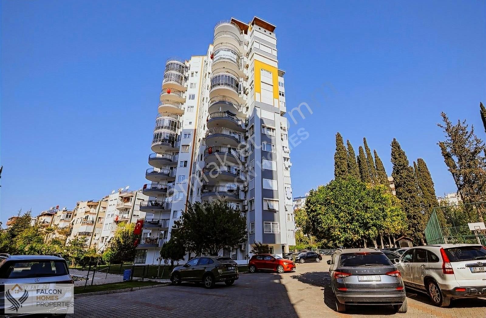 Muratpaşa Yeşilbahçe Satılık Daire Yeşilbahçe Mah'de Tropikal St'de Satılık 4+1 190 M2 Daire