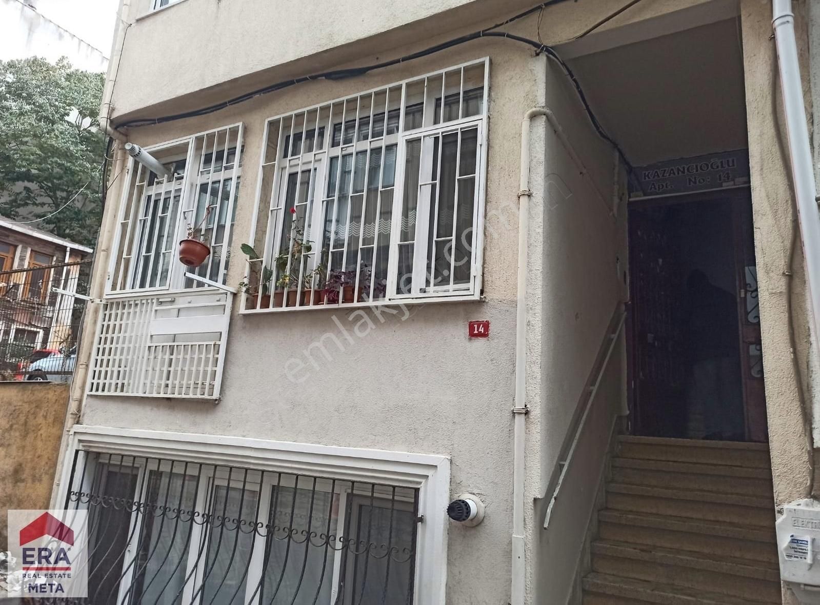 Üsküdar Valide-i Atik Satılık Daire Validei Atik Mahallesi-fıçıcı Rüstem Sokak Satılık 3+1