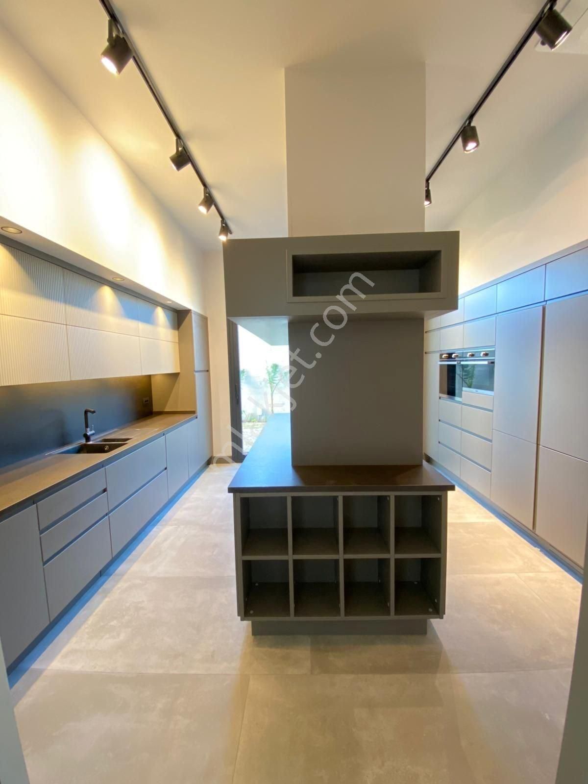 İzmir Çeşme Ardıç Full Deniz Manzaralı Havuzlu 5+2 Tripleks Lüks Villa - Görsel 13