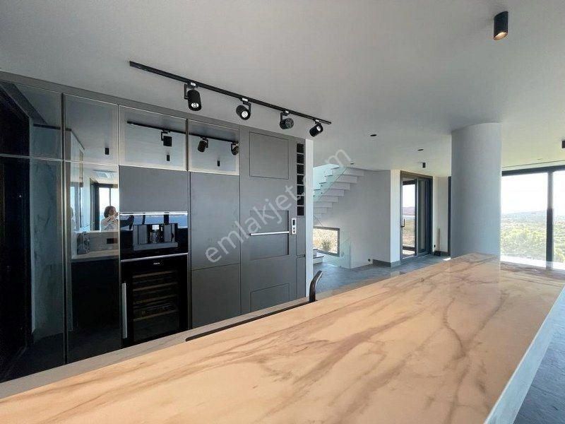 İzmir Çeşme Ardıç Full Deniz Manzaralı Havuzlu 5+2 Tripleks Lüks Villa - Görsel 11