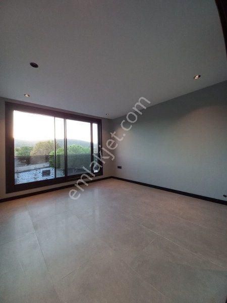 İzmir Çeşme Alaçatı Havuzlu Geniş Bahçeli 4+1 Dubleks Lüks Müstakil Villa - Görsel 23