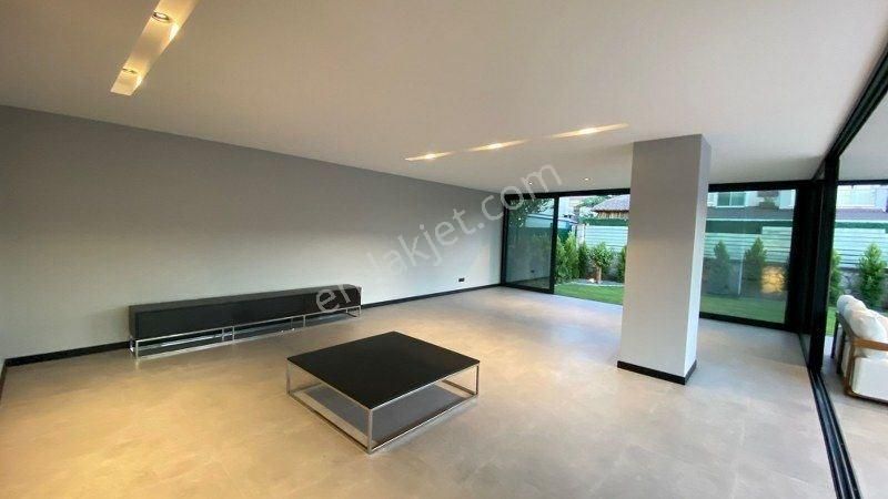 İzmir Çeşme Alaçatı Havuzlu Geniş Bahçeli 4+1 Dubleks Lüks Müstakil Villa - Görsel 11