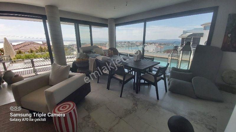 Izmir Cesme Ardic Sea View Detached Triplex Villa With Elevator And Pool, 6+2 Rooms - Görsel 18