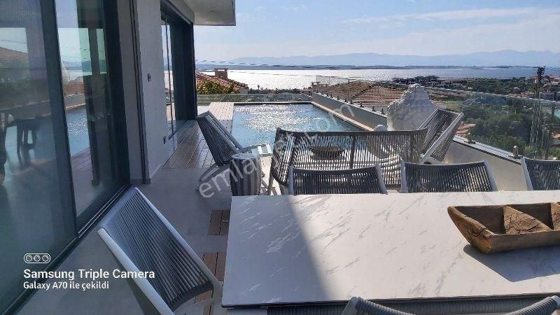 Izmir Cesme Ardic Sea View Detached Triplex Villa With Elevator And Pool, 6+2 Rooms - Görsel 13
