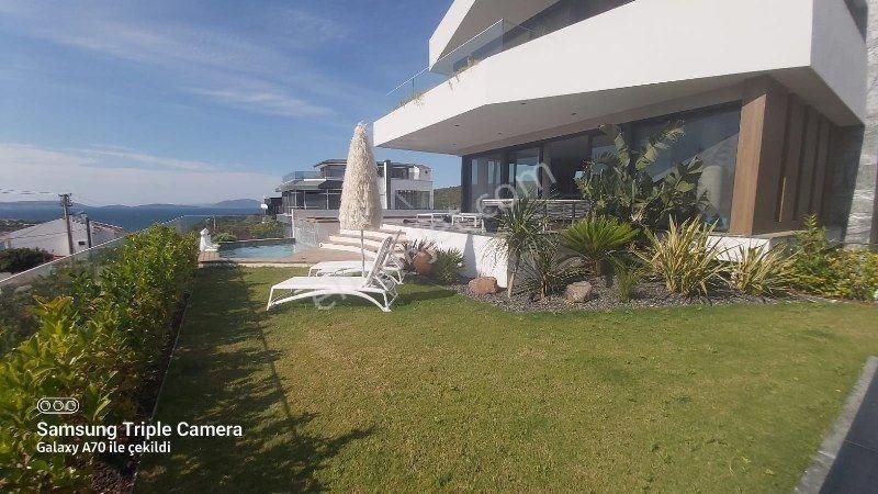 Izmir Cesme Ardic Sea View Detached Triplex Villa With Elevator And Pool, 6+2 Rooms - Görsel 8