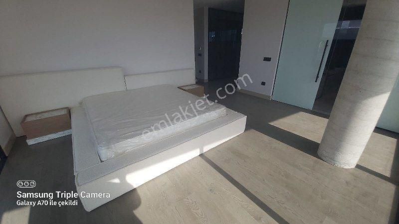 Izmir Cesme Ardic Sea View Detached Triplex Villa With Elevator And Pool, 6+2 Rooms - Görsel 34