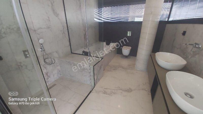 Izmir Cesme Ardic Sea View Detached Triplex Villa With Elevator And Pool, 6+2 Rooms - Görsel 31